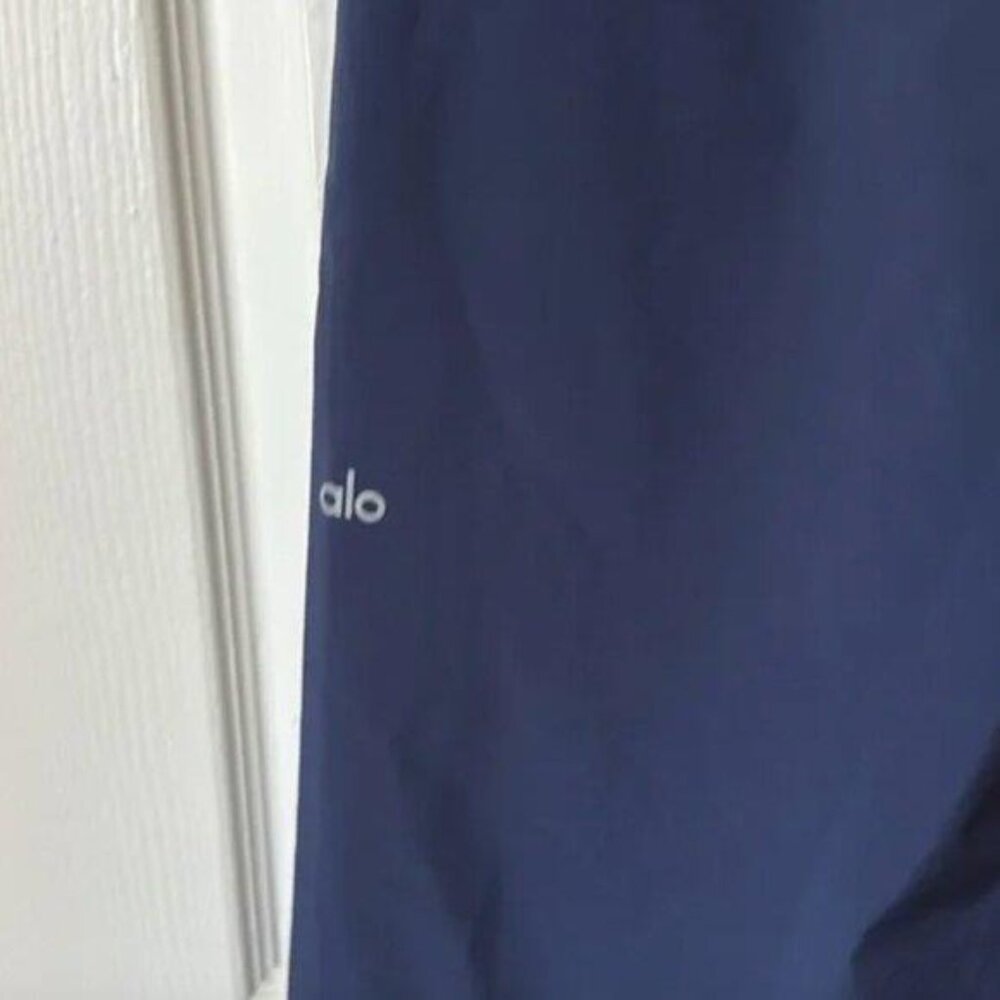 Alo Suit Up Trouser Navy Blue size small & nwot - Picture 4 of 4